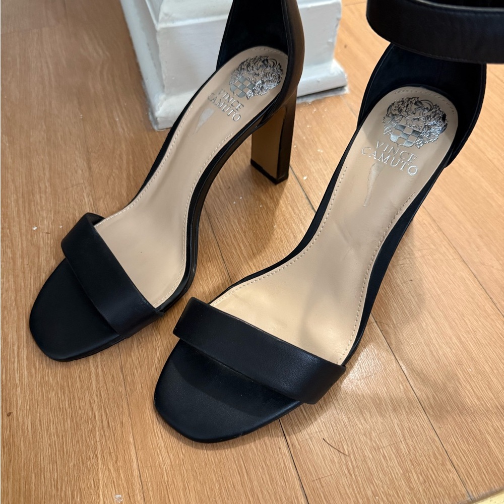 Vince Camuto Black Heels Sleek Minimalist Design